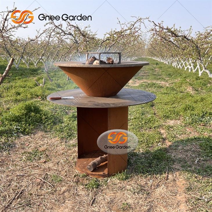 Corteni terasest ümmargune BBQ-grill metallist grill