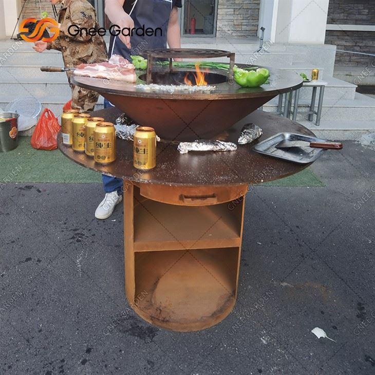 Ümmargune Corteni terasest roostes BBQ-grill